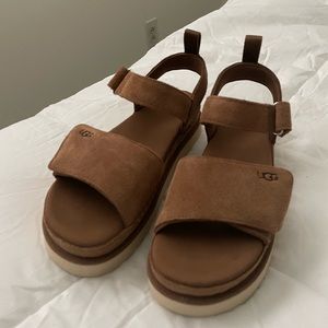 NWT UGG GOLDENSTAR SANDALS CHESTNUT SUEDE WOMENS SIZE 10